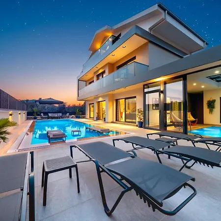 Alavya Oeluedeniz With Heated Pool In Winter Hotel Fethiye