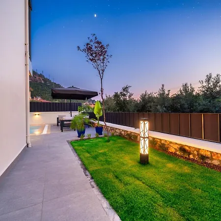 Alavya Oeluedeniz With Heated Pool In Winter